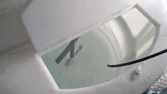 Stark säurebeständiges 1000-Liter-Wassermischtanksystem aus PP-Kunststoff mit Mischer